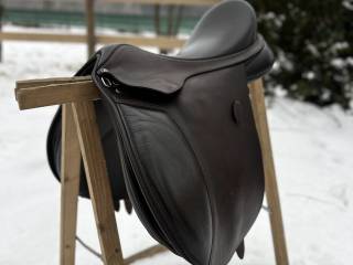 Wszechstronne SIODŁO ARENA 17’