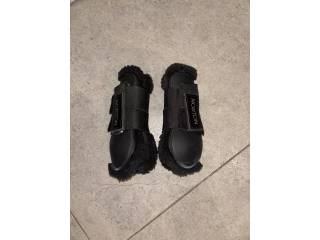 Ochraniacze z futerkiem Norton