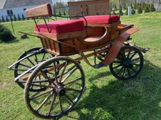 bryczka konna po renowacji z możliwością pozyskania zapasowych kół