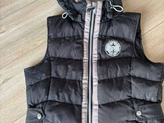 Kamizelka z kapturem Felix Buhler