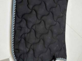 Czarny gruby czaprak Lami-Cell