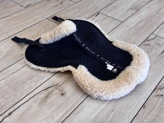 Mattes Half Pad S czarny z futrem